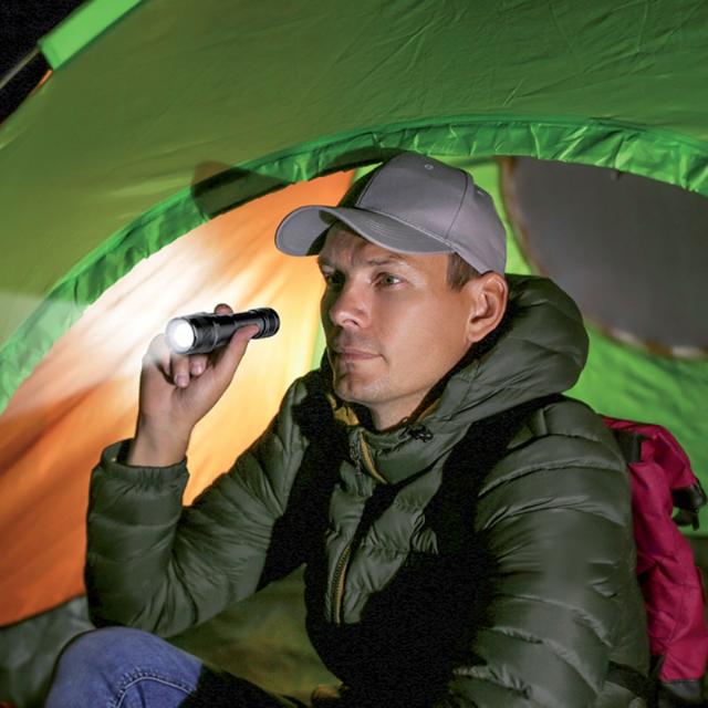 Lampe torche LED 1000 Lumens IP44, USB rechargeable ou à piles (3XAA), 3 modes d'éclairage, autonomie 15h, 6500 K, Blanc froid